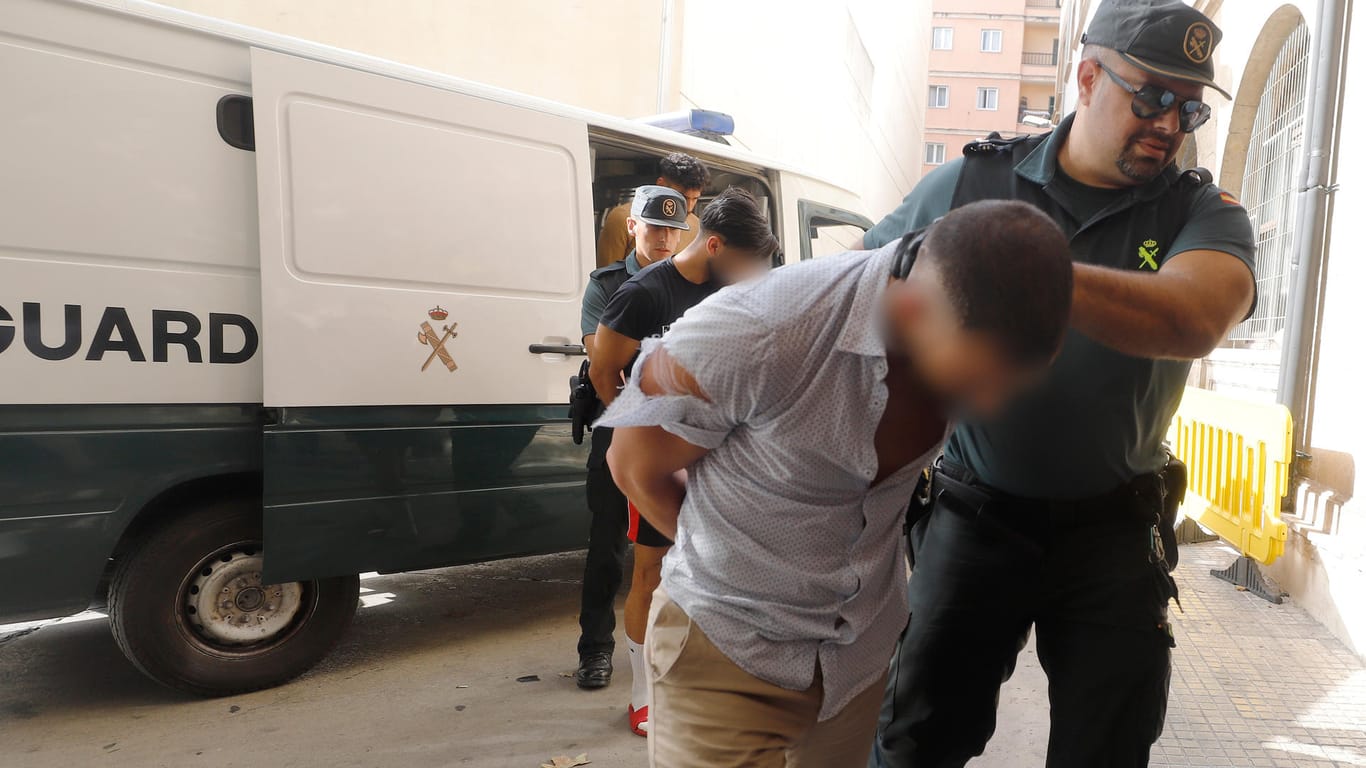 Die Tatverdächtigen auf Mallorca: Die Männer sollen eine 18-jährige Deutsche vergewaltigt haben.