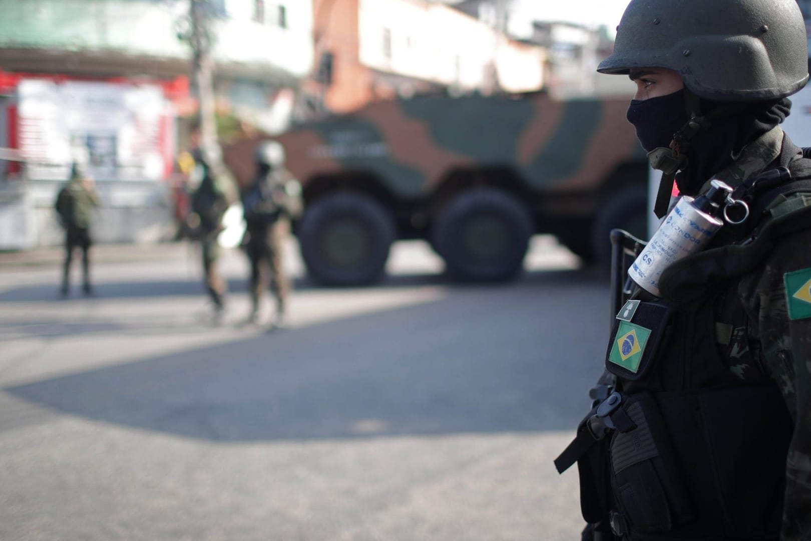 Ein brasilianischer Soldat in Rio de Janeiro: In der Stadt hat die Polizei eine grausige Entdeckung gemacht. (Archivbild)