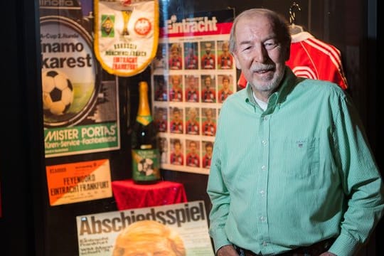 Jürgen Grabowski im Eintracht-Museum.