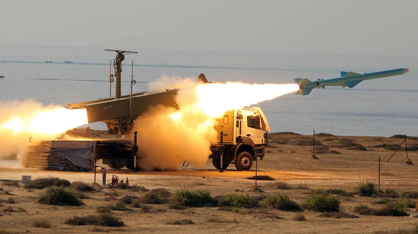 Iranische Rakete in einem Manöver: Wie ist der Konflikt mit Iran zu lösen?