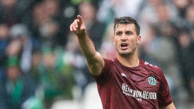 Beim 2:1-Sieg gegen FK Rostow schoss Hannovers Hendrik Weydandt das erste Tor. Beim 2:1-Sieg gegen FK Rostow schoss Hannovers Hendrik Weydandt das erste Tor.