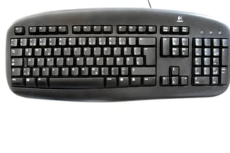 Das Bild zeigt eine Computertastatur von Logitech: Sicherheitsexperten warnen vor Logitech-Produkten mit Bluetooth-Anbindung.