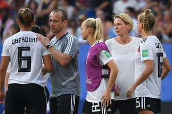 Enttäuscht: Deutschlands Fußballfrauen nach dem WM-Aus in Frankreich.