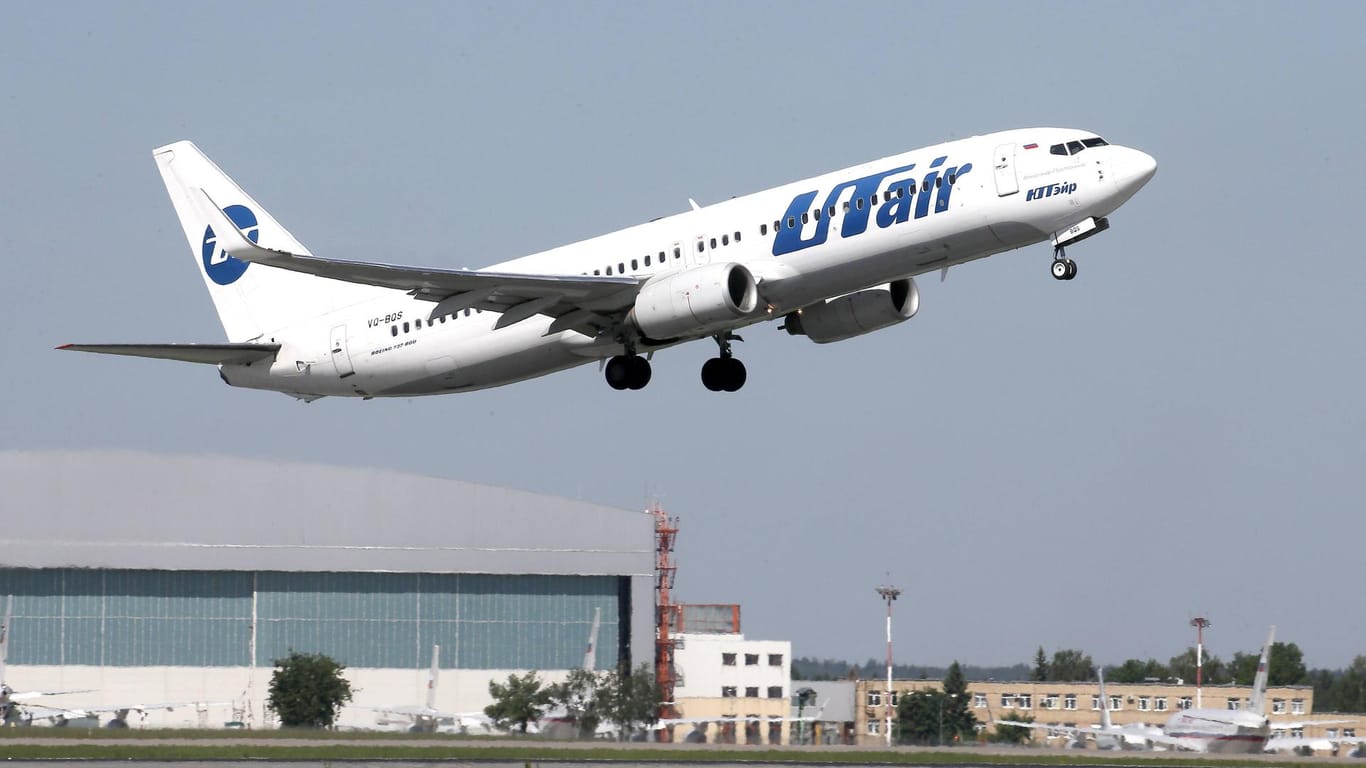 Eine Maschine von Utair hebt ab: Auf dem Weg nach Berlin stellte der Pilot ein technisches Problem fest. (Archivbild)