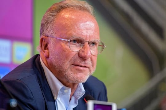 FCB-Chef Karl-Heinz Rummenigge führte ein Telfonat mit Kapitän Manuel Neuer.