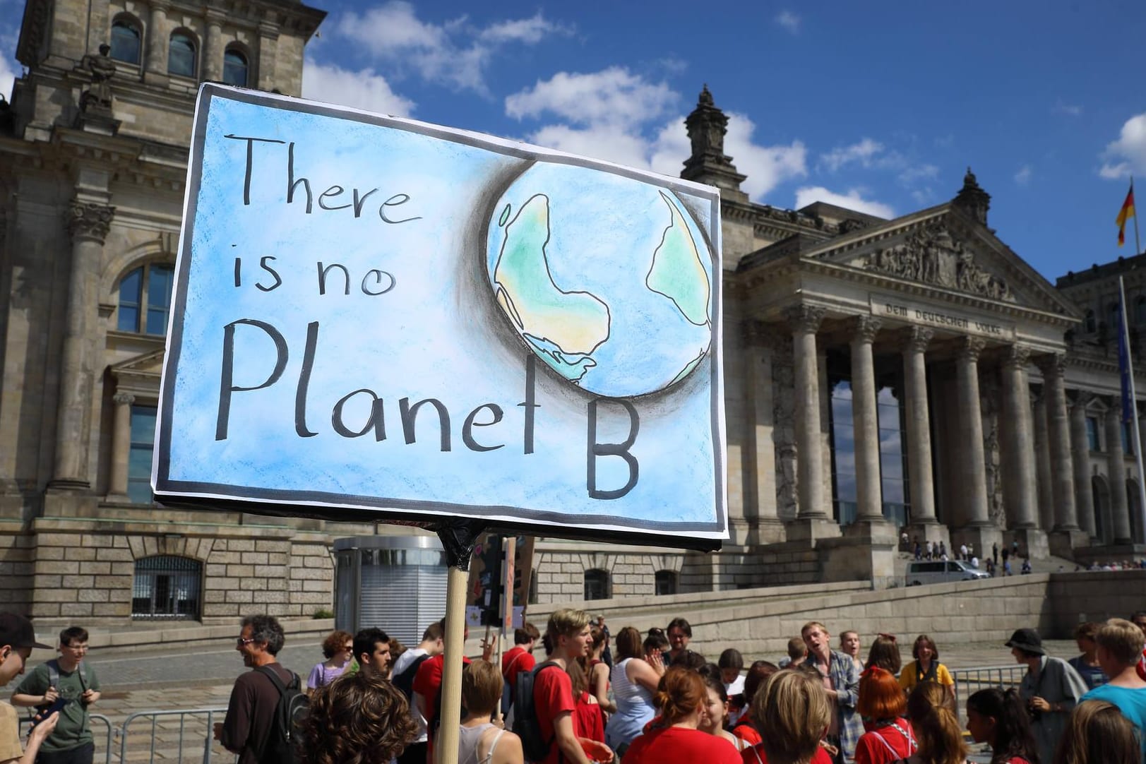 Klimaprotest vor dem Reichstag: Die Folgen des Klimawandels werden spürbarer.