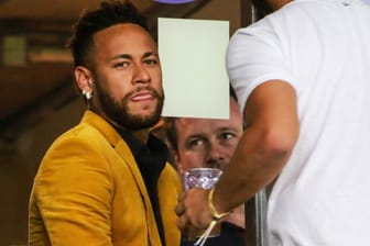 Brasilianischer Angreifer: Neymar spielt seit 2017 für Paris Saint-Germain. Seit Wochen halten sich allerdings Gerüchte über eine Rückkehr zum FC Barcelona.