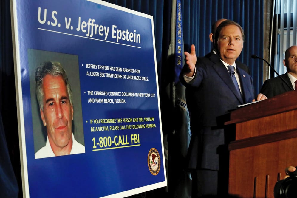 New York: Geoffrey Berman, Staatsanwalt von New York, spricht während einer Pressekonferenz zum Fall des Milliardärs Epstein.