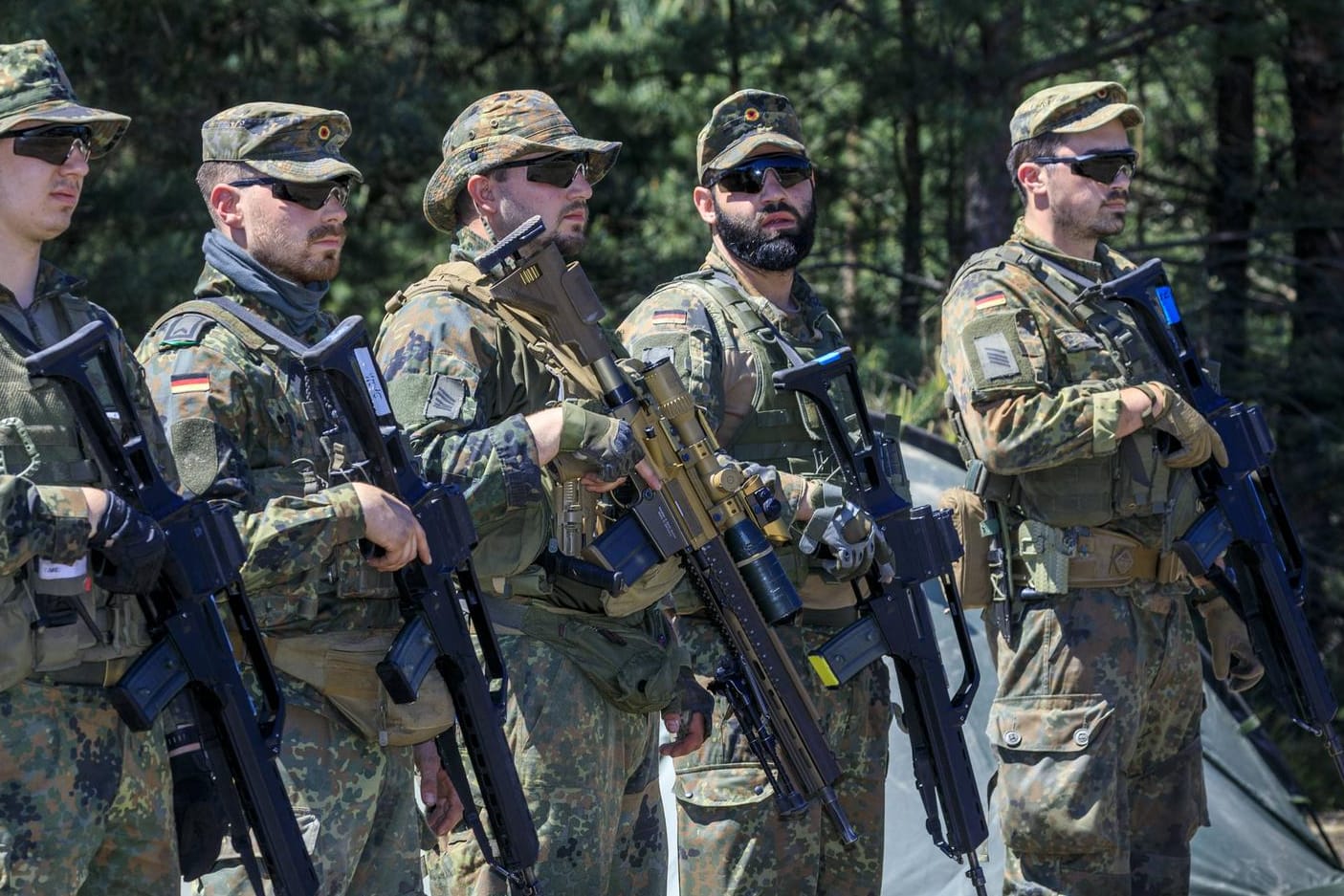 Bundeswehrsoldaten bei einem Manöver: Ist die Entsendung von deutschen Bodentruppen nach Deutschland doch denkbar? Die Meinungen gehen auseinander.