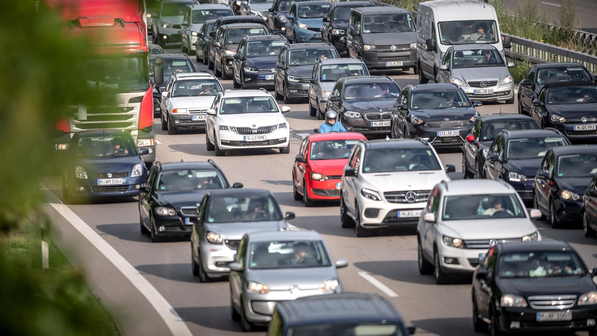 Stau: Am kommenden Wochenende wird es voll auf Deutschlands Straßen.