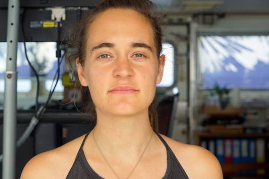 Carola Rackete will erst einmal nicht nach Deutschland zurück.