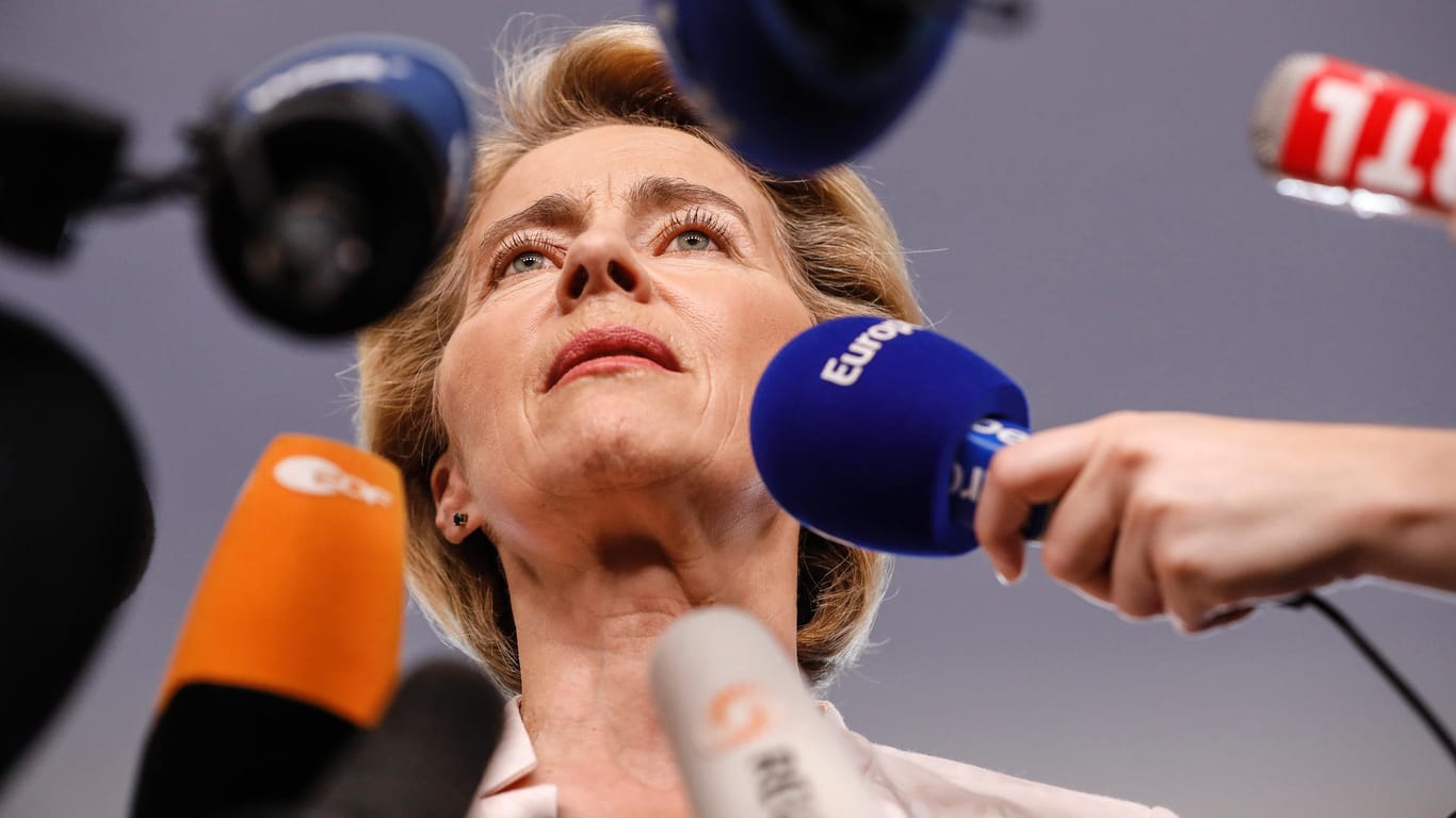 Ursula von der Leyen (CDU) im EU-Parlament: Die Anhörung werde online übertragen.