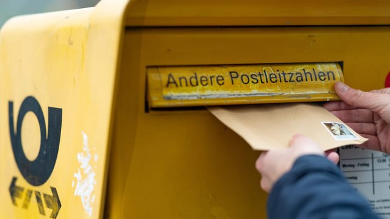 Fehlt auf dem Antwort-Umschlag der Aufdruck "Deutsche Post", müssen Verbraucher selbst für das Porto aufkommen.