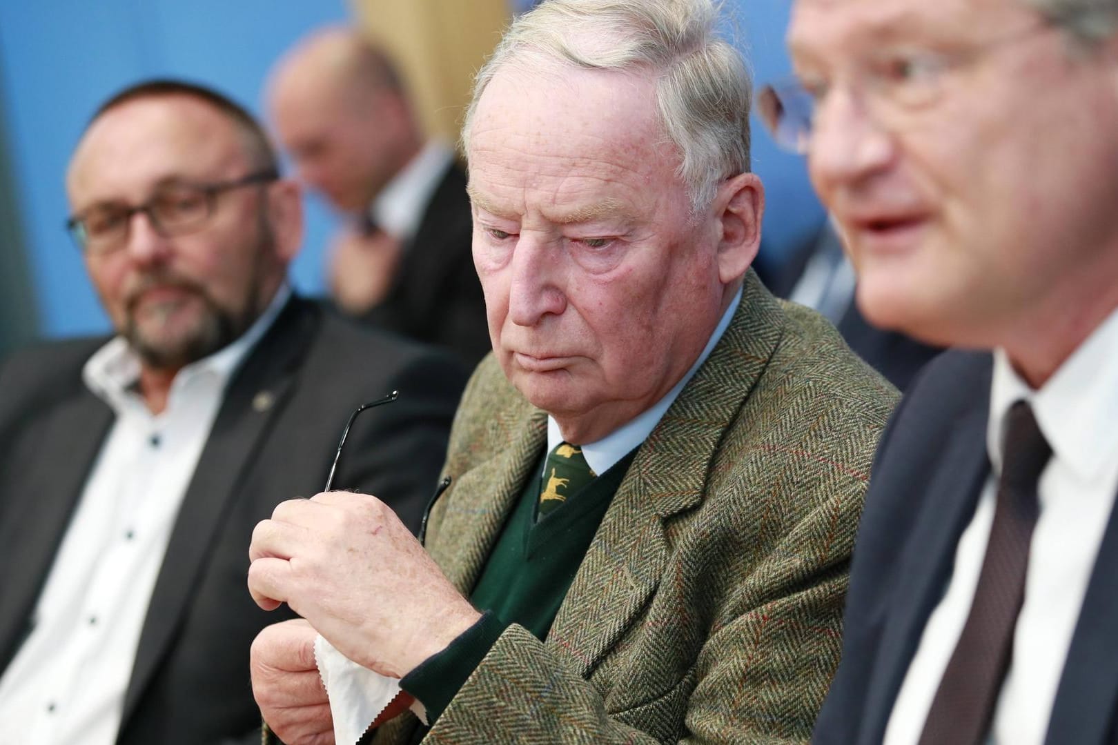 Jörg Meuthen und Alexander Gauland, die Chefs der Bundes-AfD: In NRW muss der dortige Parteivorstand nun bis Oktober neu gewählt werden.