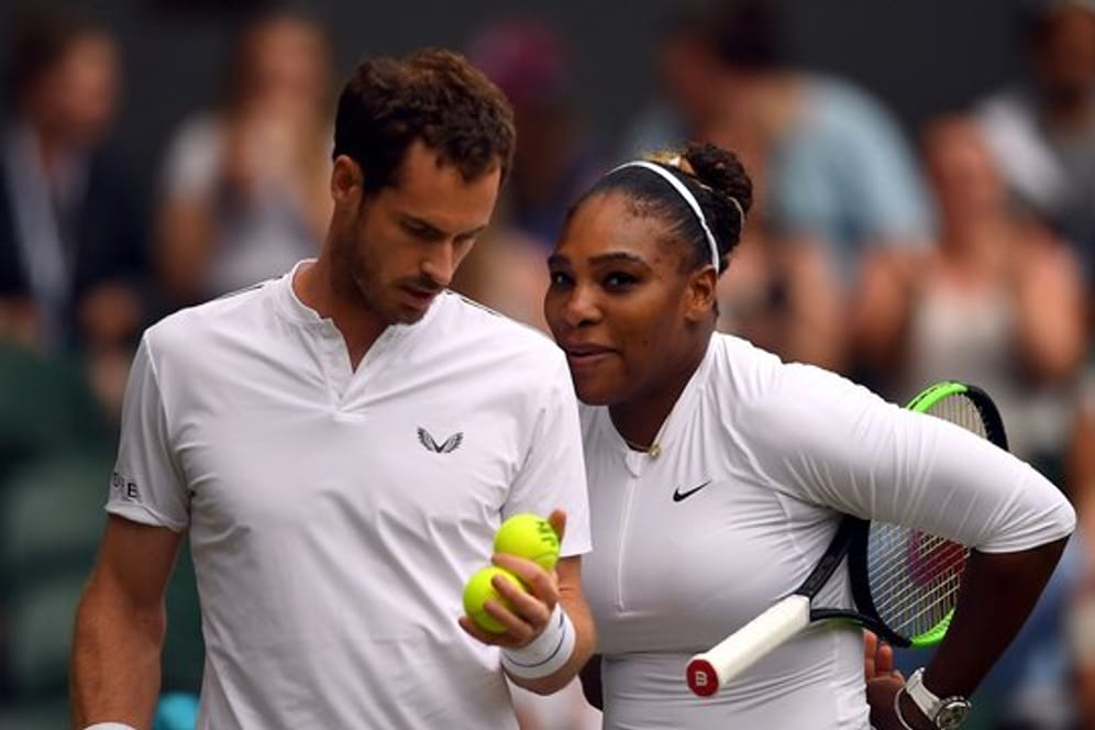 Ist zusammen mit Serena Williams (r) in die dritte Runde des Mixed-Wettbewerbs von Wimbledon eingezogen: Andy Murray.