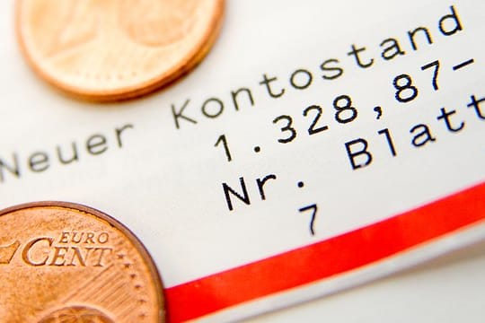 Kontoauszug: Wenn das Minus auf dem Konto sich festsetzt, sollten Verbraucher über Alternativen zum Dispokredit nachdenken. Denn der ist meist teuer. Kontoauszug: Wenn das Minus auf dem Konto sich festsetzt, sollten Verbraucher über Alternativen zum Dispokredit nachdenken. Denn der ist meist teuer.