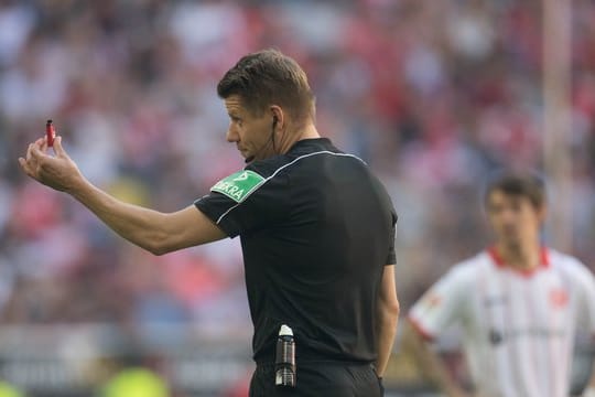 Schiedsrichter Patrick Ittrich beklagt Mobbing durch die Bundesliga-Profis.