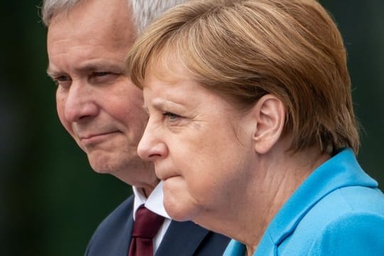 Bundeskanzlerin Angela Merkel erlitt beim Empfang des finnischen Ministerpräsidenten Antti Rinne erneut einen Zitteranfall.