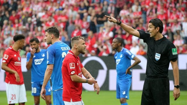 Deniz Aytekin wurde als Schiedsrichter des Jahres ausgezeichnet.