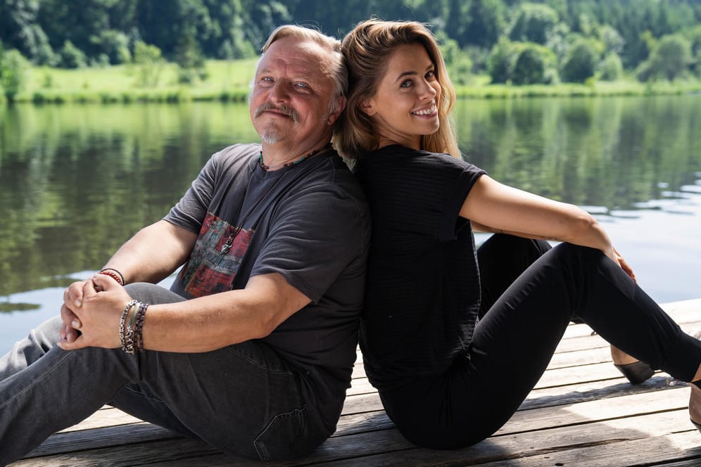 Axel Prahl und Vanessa Mai: Im Film "Nur mit Dir zusammen" gibt die Sängerin ihr Filmdebüt.