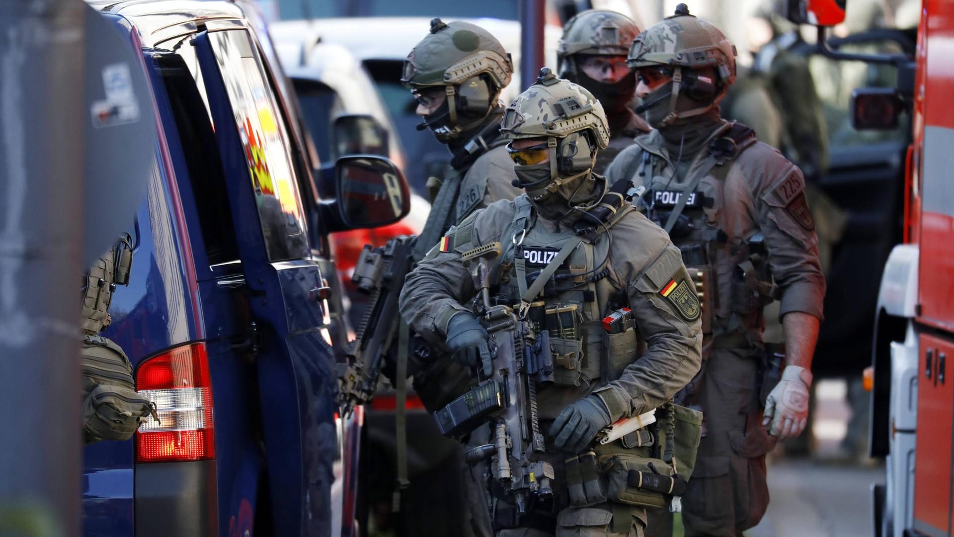 Ein Spezialeinsatzkommando (Symbolbild): Ein führendes Mitglied des libanesischen Miri-Clans wurde in der Nacht zum Mittwoch abgeschoben.