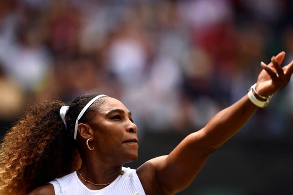 Mit einem Sieg im Halbfinale wäre Serena Williams die älteste Grand-Slam-Finalistin in der Geschichte des Profitennis seit 1968.