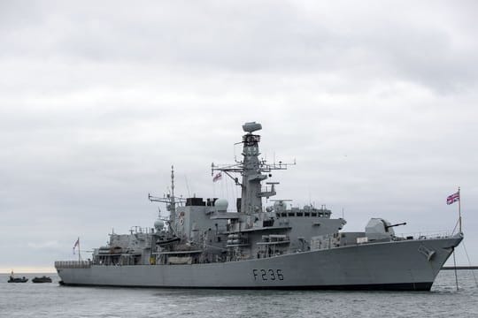 Die britische Fregatte HMS Montrose.