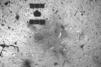 Die japanische Raumsonde "Hayabusa2" ist erneut auf einer Mission auf einem Asteroiden: Die Aufnahme stammt von ihrem ersten Einsatz an dem "Ryugu".