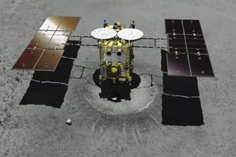 Ein computeranimiertes Bild zeigt das japanische unbemannte Raumschiff "Hayabusa2".
