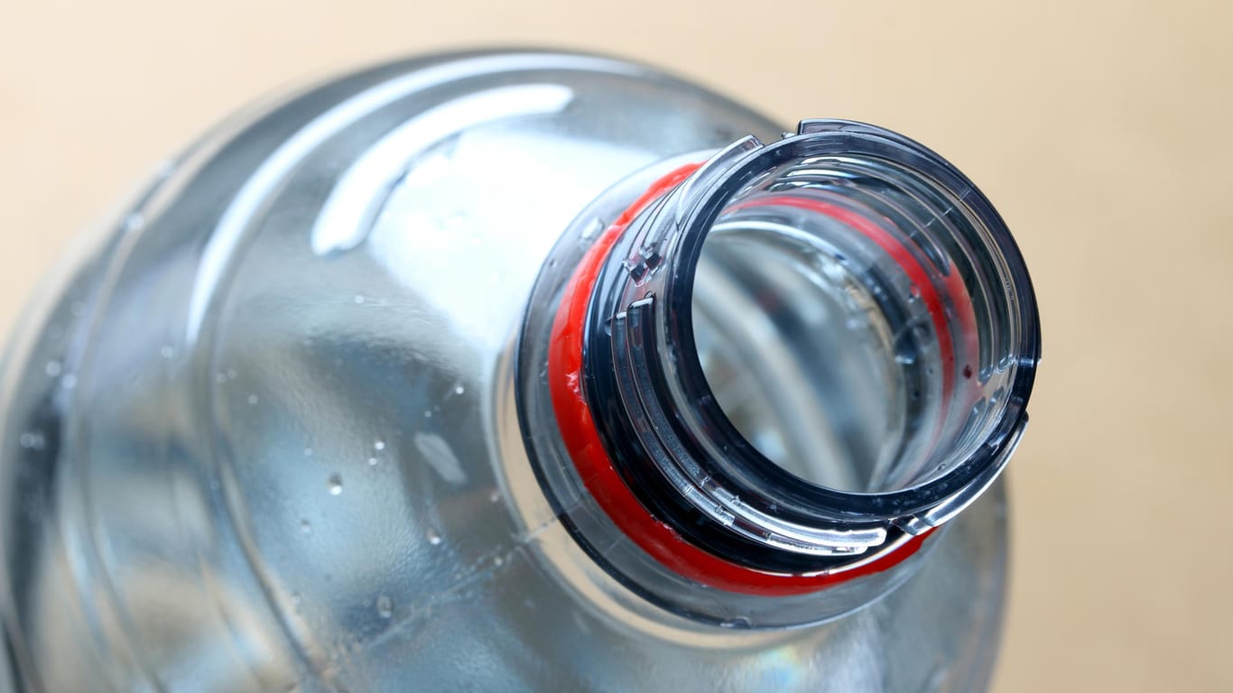 Plastikflasche: Sie enthält die Chemikalie Bisphenol A.