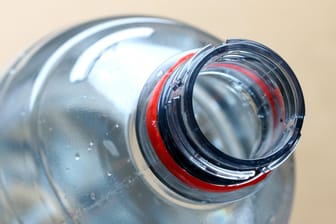 Plastikflasche: Sie enthält die Chemikalie Bisphenol A.