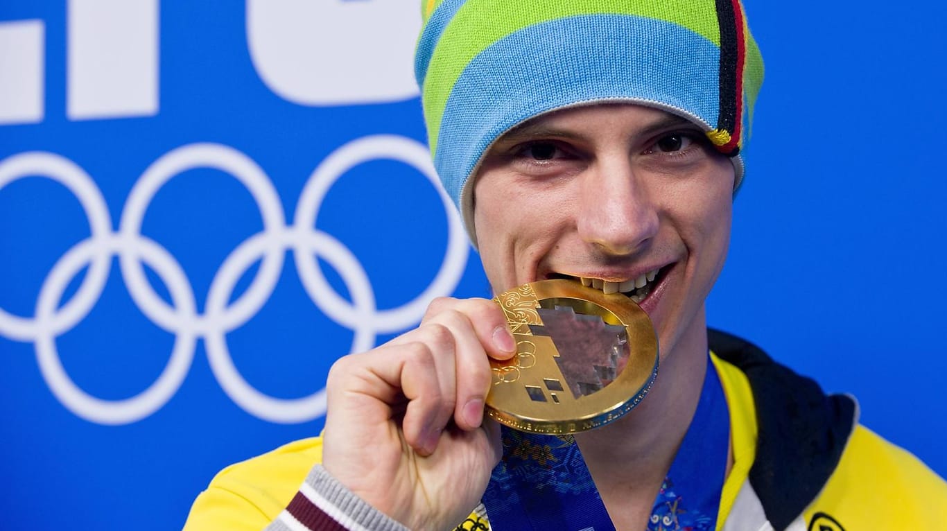 Größter Erfolg: Andreas Wank mit der Gold-Medaille im Mannschaftsspringen in Sotschi.