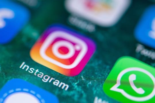 Mit einer neuen Funktion sollen Instagram-Nutzer am Erstellen beleidigender Posts gehindert werden.