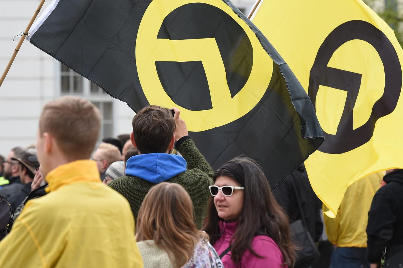 Demonstranten der Identitären Bewegung: Der Verfassungsschutz bewertet die Vereinigung als rechtsextrem.