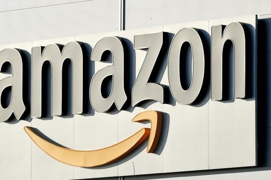 Die Fortbildungen, die für knapp ein Drittel der US-Stellen in Frage kommen, lässt sich Amazon rund 7000 Dollar pro Mitarbeiter kosten.