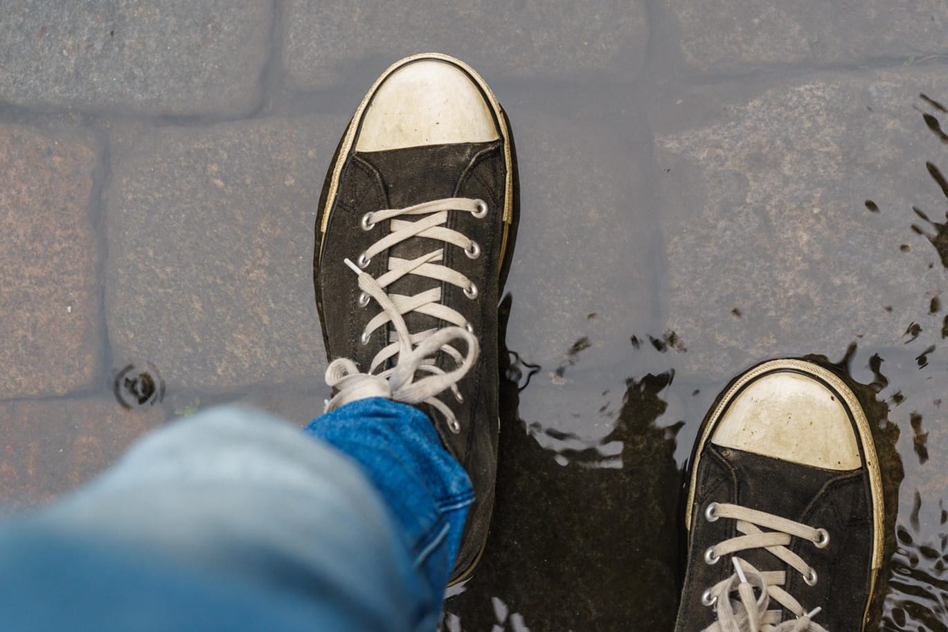 Nasse Schuhe: Experten raten, Schuhe für einen Tag zu tragen und sie dann zwei Tage auszulüften.