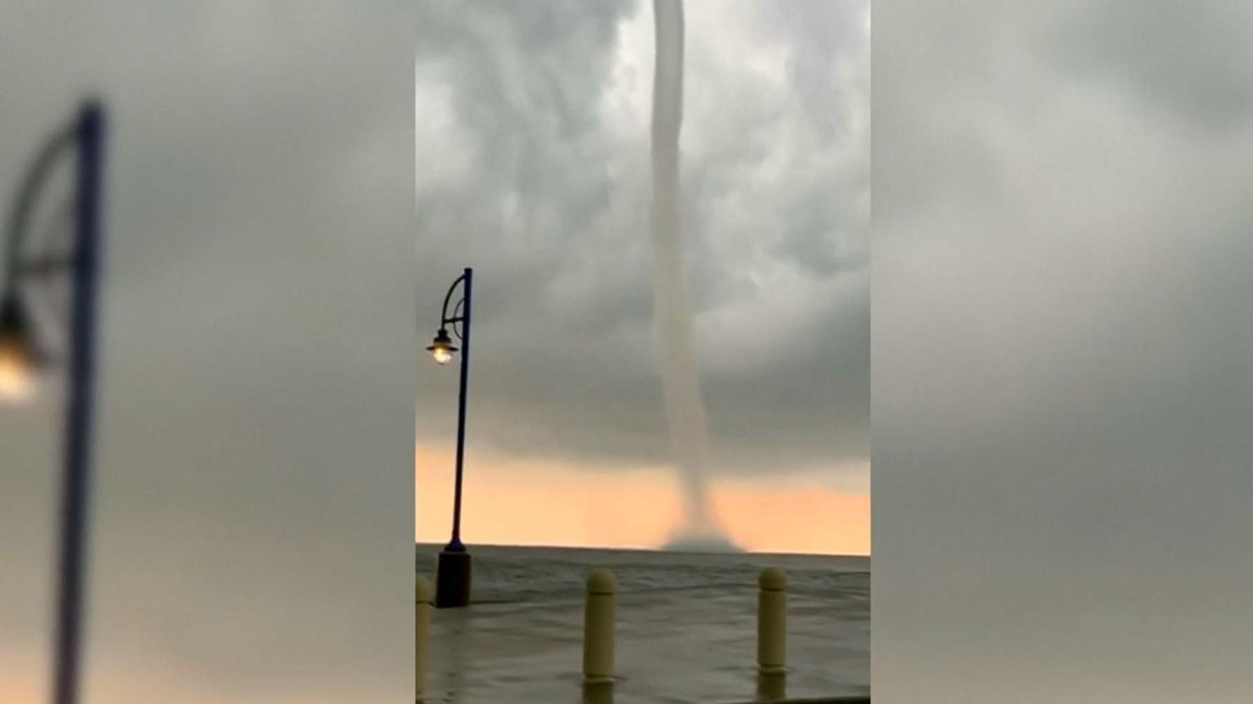 Windhose vor der Küste Louisianas: Die Anwohner bereiten sich auf einen enormen Hurrikan vor. Schon jetzt ist die Wetterlage kritisch.