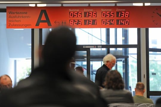 Deutschlanda Bürger sollen die wichtigsten Behördengänge künftig im Internet erledigen können.