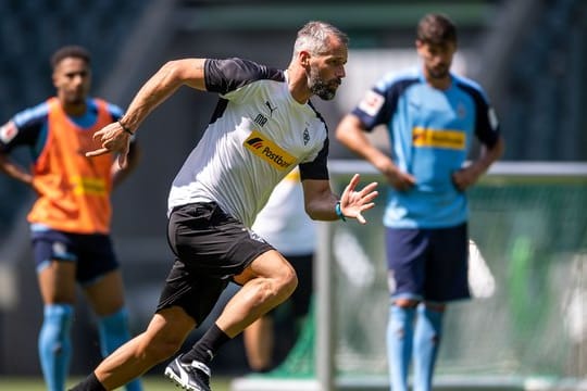 Vorneweg: Gladbachs neuer Coach Marco Rose beim Training.