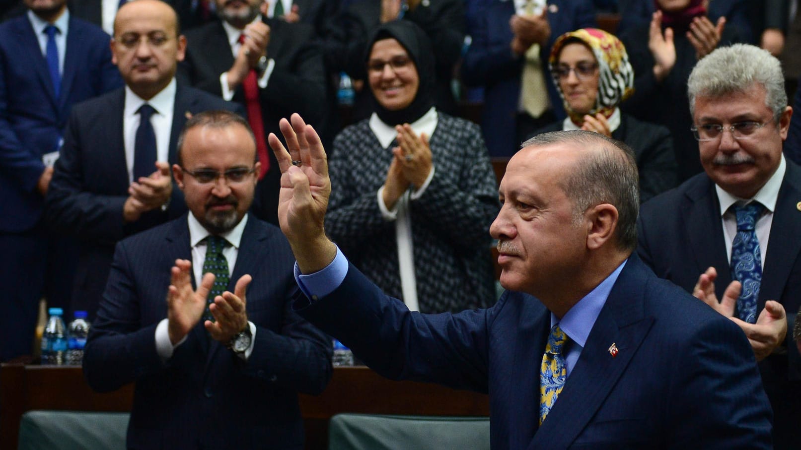 Erdogan im türkischen Parlament: Frühere politische Verbündete setzen sich von ihm ab.