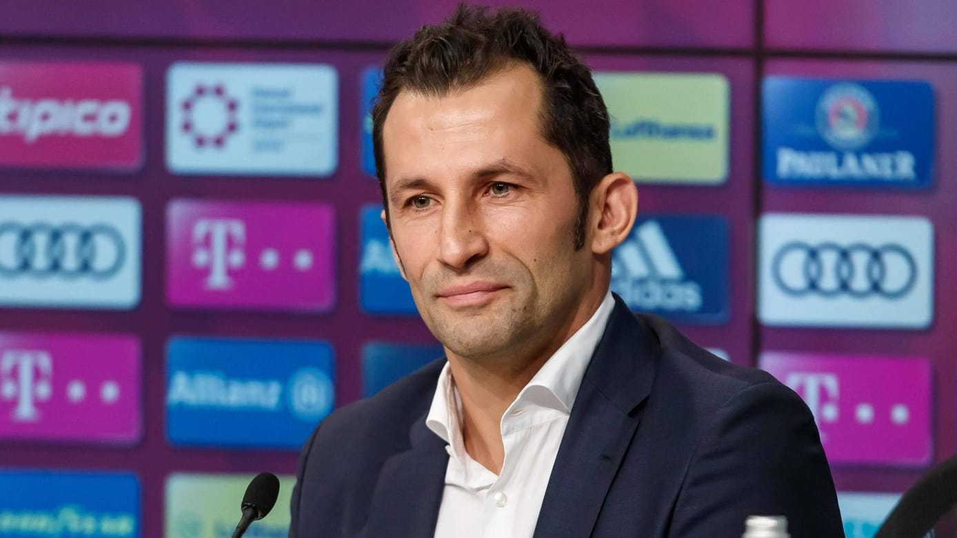 Äußert sich zu den Transfers: Hasan Salihamidzic.