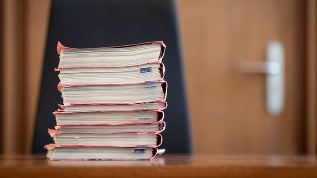 Im Prozess um den Kindesmissbrauch von Lügde hat ein achtjähriges Mädchen ihre belastenden Aussagen bekräftigt. Im Prozess um den Kindesmissbrauch von Lügde hat ein achtjähriges Mädchen ihre belastenden Aussagen bekräftigt.