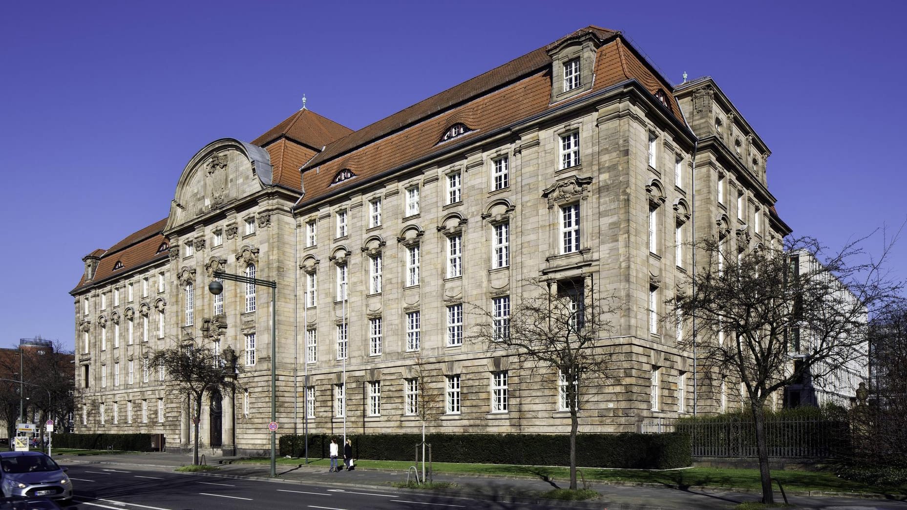 Das Oberlandesgericht Düsseldorf: Das Gericht verurteilte den 56-Jährigen zu zweieinhalb Jahren Gefängnis. (Archivbild)