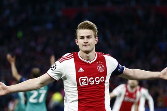 Der Wechsel von Ajax-Spieler Matthijs de Ligt zu Juventus Turin soll perfekt sein.