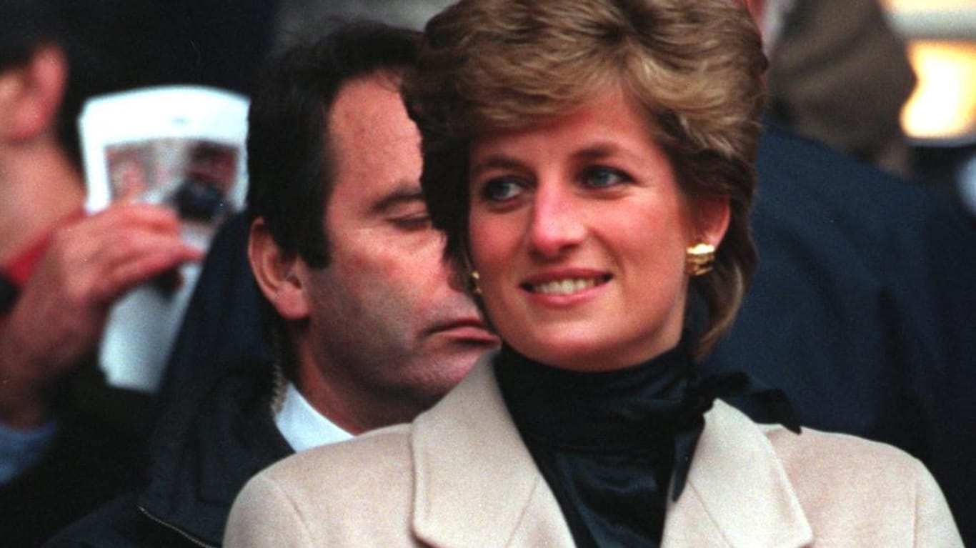 Lady Diana: Ein Sweatshirt, das sie oft getragen hat, wurde nun versteigert.