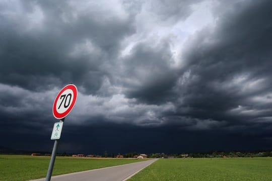 Sonne und Gewitter im Süden