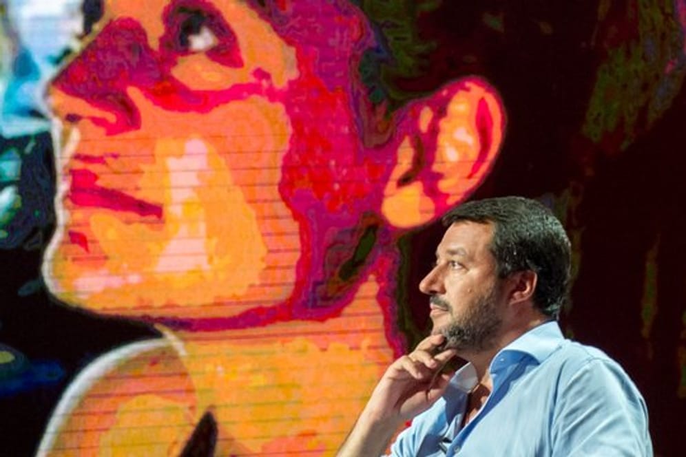 Italiens Innenminister Matteo Salvini spricht in einer TV-Sendung.