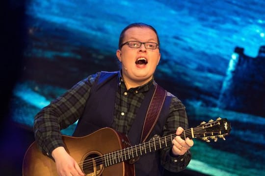 Sänger Angelo Kelly wird in Rhauderfehn ein kostenloses Konzert für alle geben.