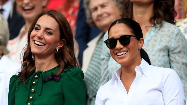 Herzoginnen beim Tennis: Kate (l) und Meghan in Wimbleton.
