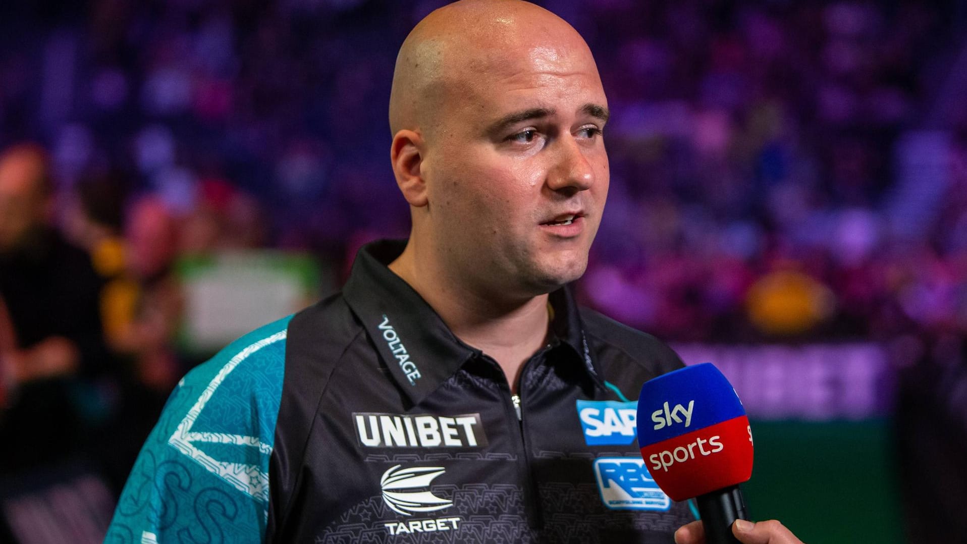 Ist unzufrieden mit den deutschen Darts-Fans: Rob Cross.